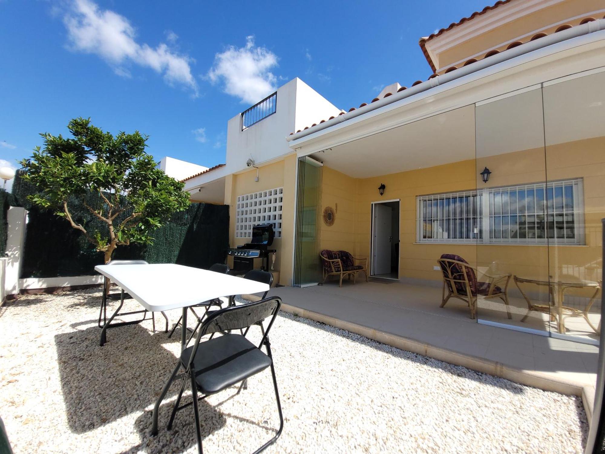Chalet Adosado Acogedor Busot Alicante Bagian luar foto