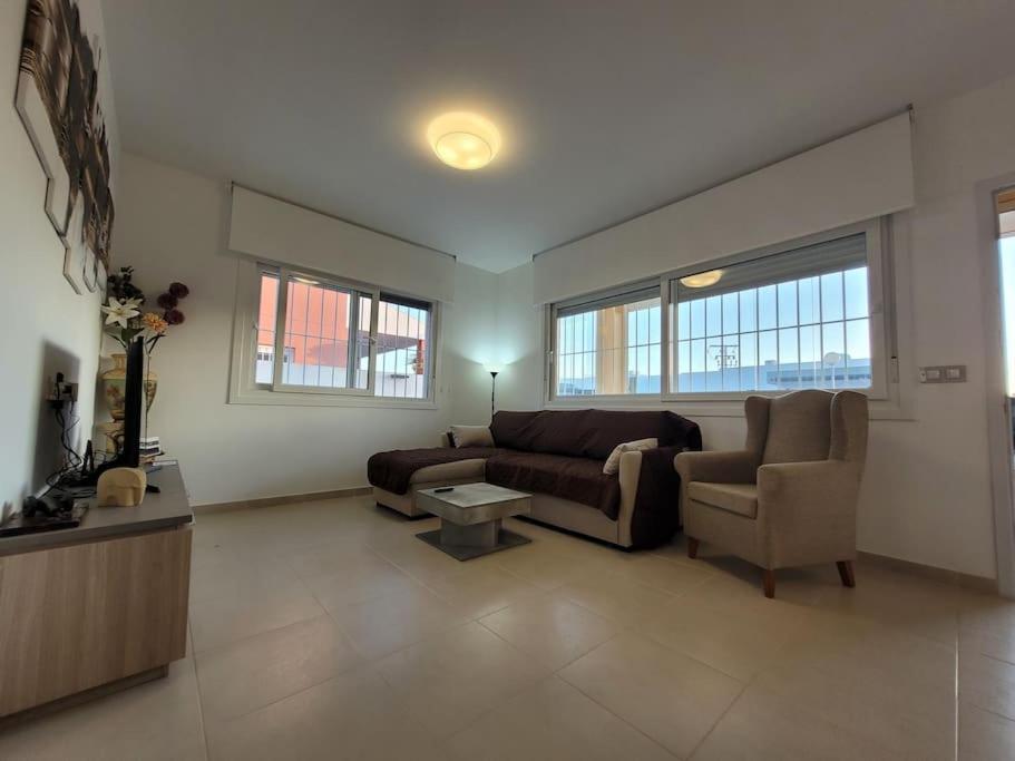 Chalet Adosado Acogedor Busot Alicante Bagian luar foto